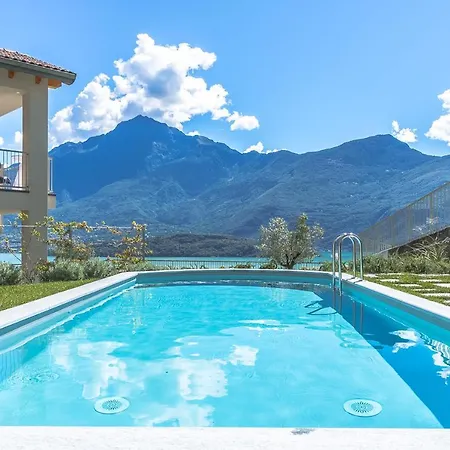 Veronica - Apartment Domaso